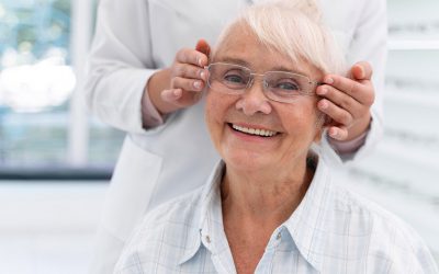Oftalmologia para idosos: cirurgia ocular ajuda a melhorar a qualidade de vida na terceira idade.